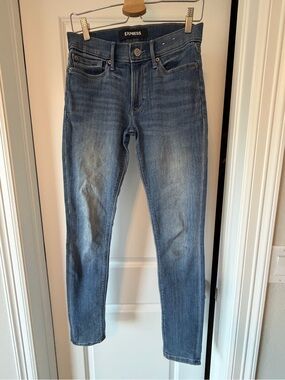 Express Women's Light-Mid Blue Skinny Jeans